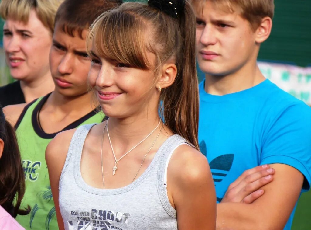 Юная красавица. Через юную. Алис исааз этот неловкий момент. Через юную. Юные девушки.