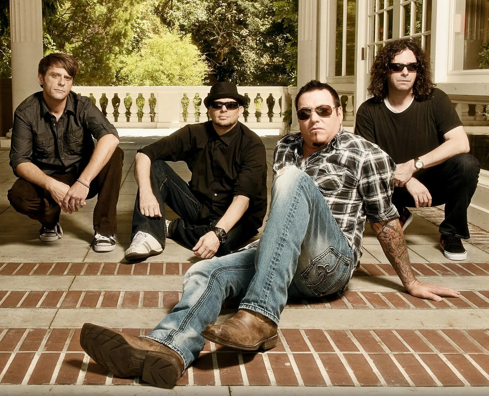 Группа смена. Группа Smash mouth. Smash mouth 2020. Smash mouth солист. Smash mouth 2001.