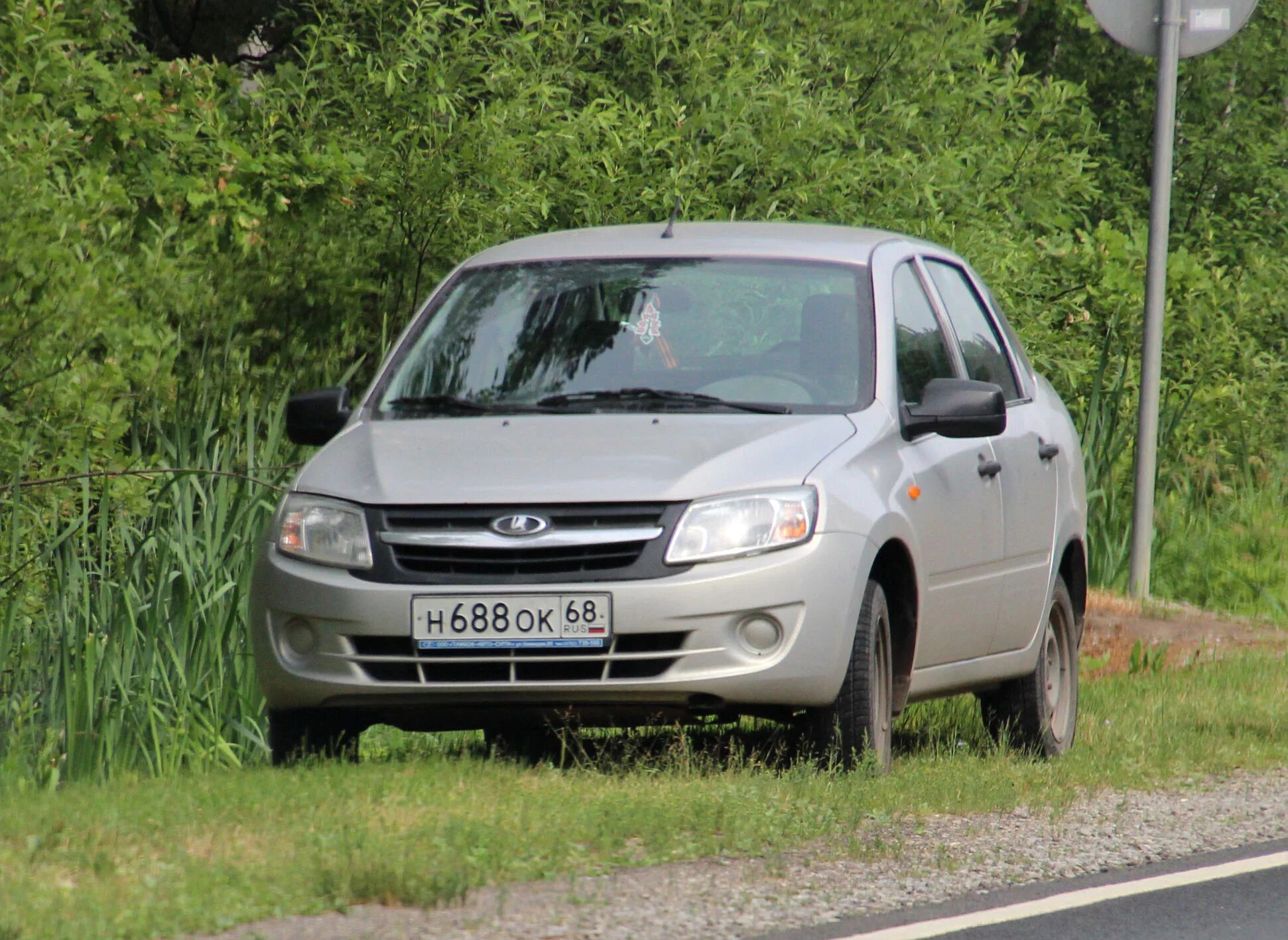 "х 423 тв 178" фото ВАЗ (Lada) 2190 Granta. Россия
