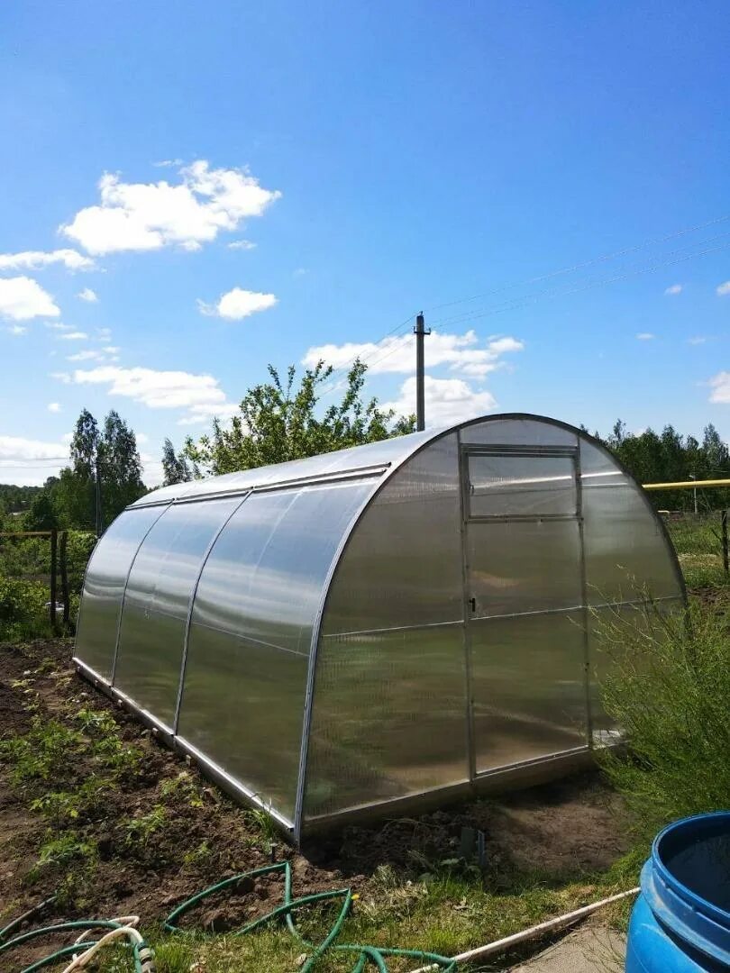 Теплица крепость. Завод теплиц. Парники севера. Парник улитка. Краб система для теплиц.