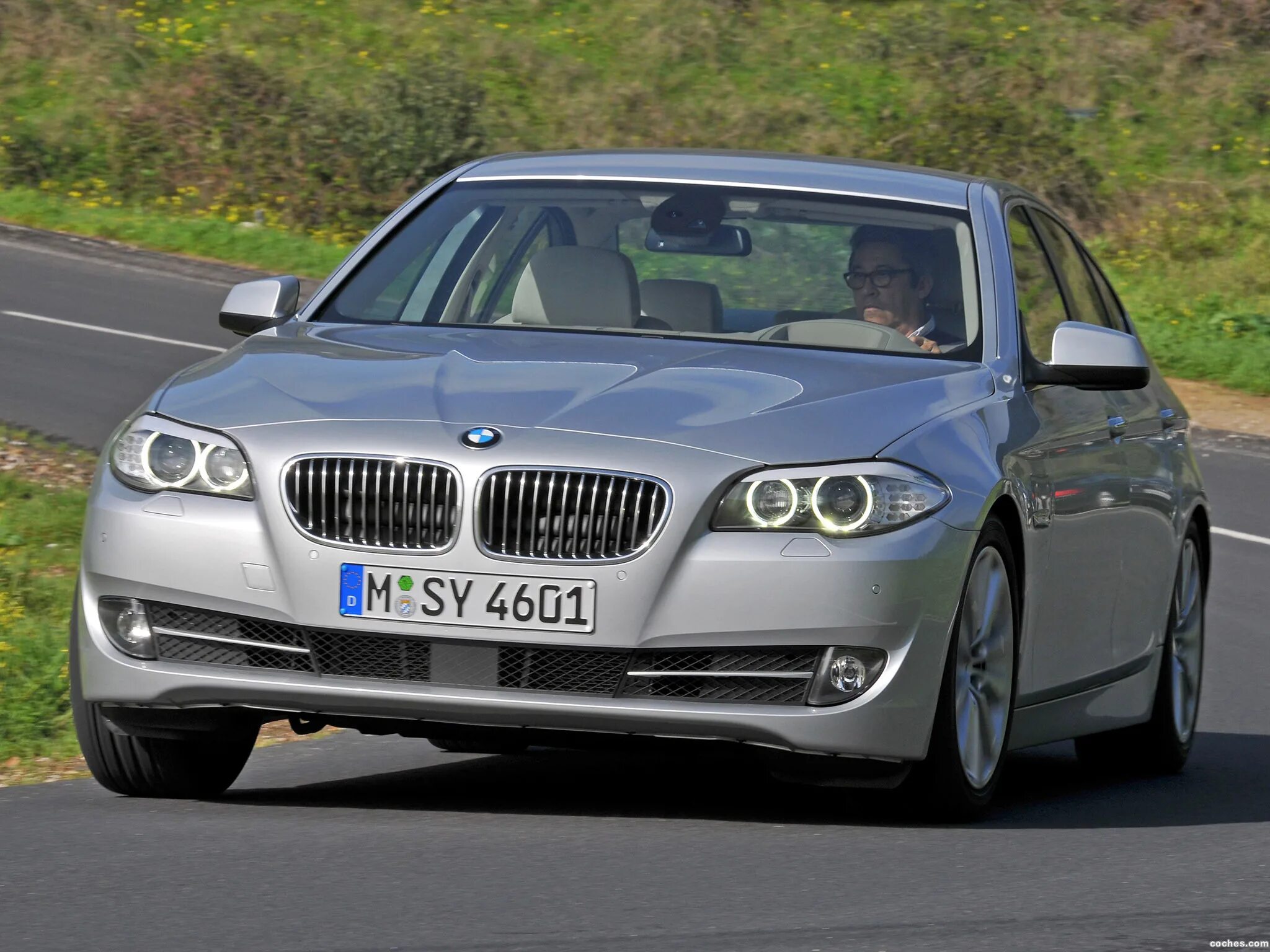 Bmw 5 523i. Bmw 525 f11. Bmw 5 2010 белая. Бмв 5ка седан. Bmw 535i f10 2010.