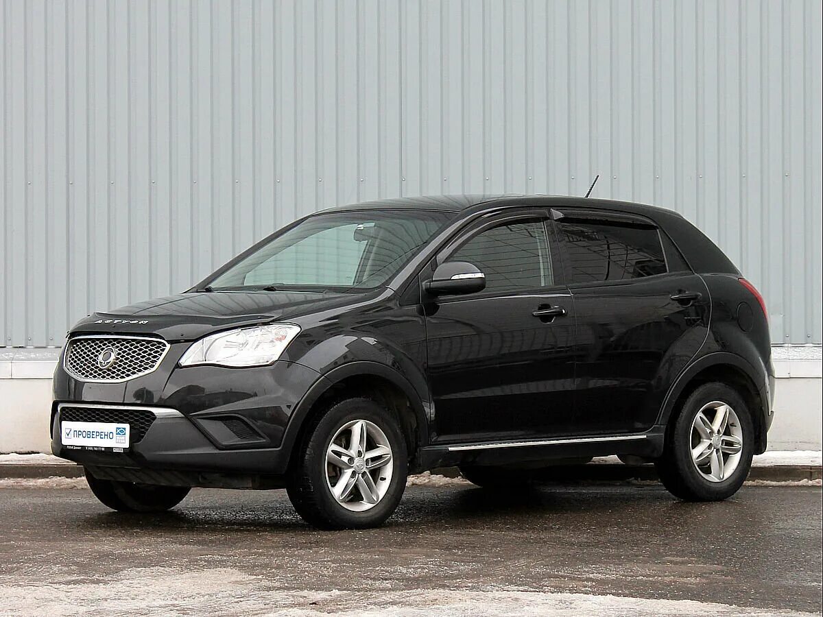 Санг енг 2012 года. SSANGYONG Actyon 2012. SSANGYONG Actyon 2012 черный. SSANGYONG Actyon 2012 черный бок. Черный паркетник Санг Йонг.