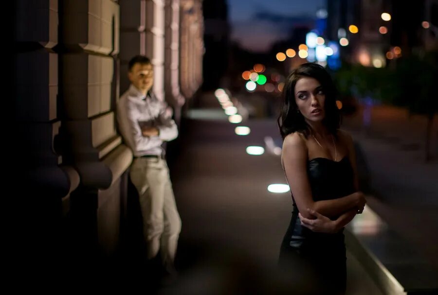 красивые стильные пары. парень и девушка. люди в городе. девушка модель. стильные мужчина и женщина.