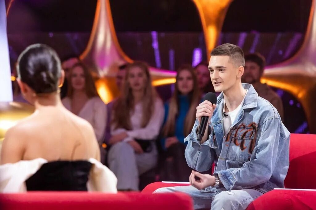 Тнт 2023 шоу. Марина кравец 2023. Шоу конфетка 1. Конфетка тнт ведущие. Марина кравец тнт.