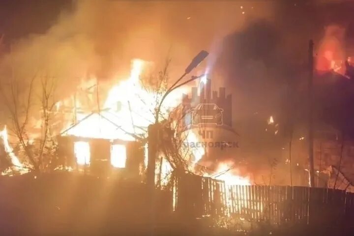 Пожар в николаевке. Горящие здания в красноярске. Тайшет пожар николаевка. Ц022. Пожар в николаевке сегодня.