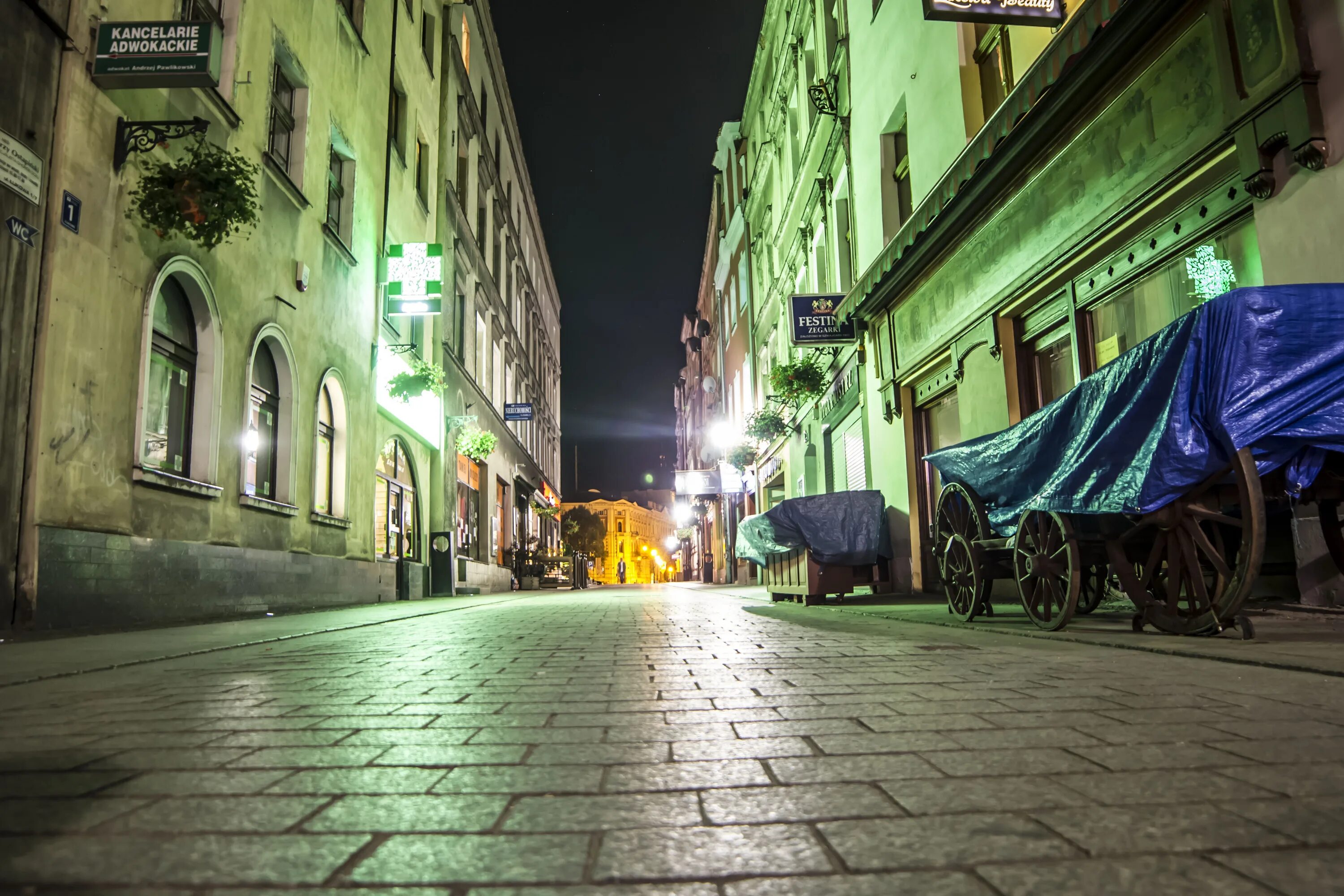 This old town. Старый город Kota tua. Улица города. Ночная улица. Старая улица.