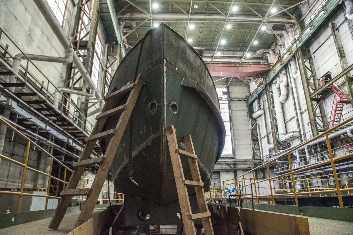 Судно благовещенск александр рогоцкий. Большой гидрографический катер александр макорта. Гидрографическое судно александр рогоцкий. Судостроение благовещенск. Благовещенский судостроительный завод.