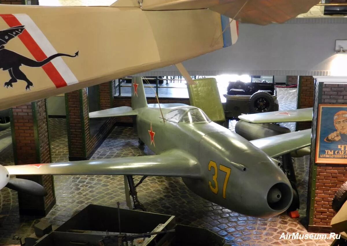 Як 15. Як 15 п. yak-15. як-15 реактивный самолёт. музей окб яковлева.