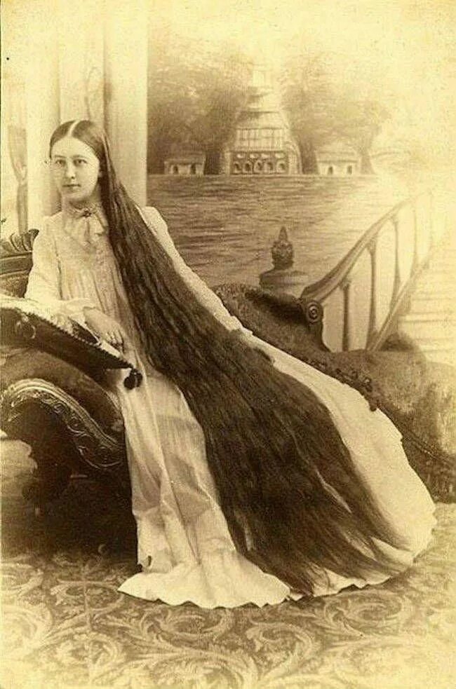 Прически женщин 19 века. Длинные волосы в старину. Старинные прически. Дореволюционные прически. Длинные волосы викторианская эпоха.