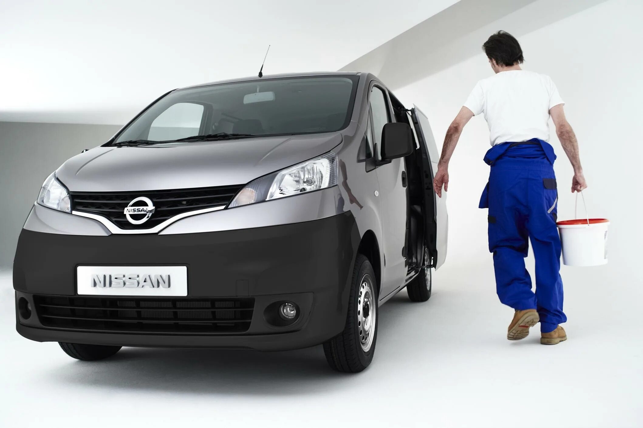 Перевозчики людей. Nissan nv200 Combi. Nissan nv200 GX. Ниссан нв 200 Ванетте. Nissan nv200 перекладины.