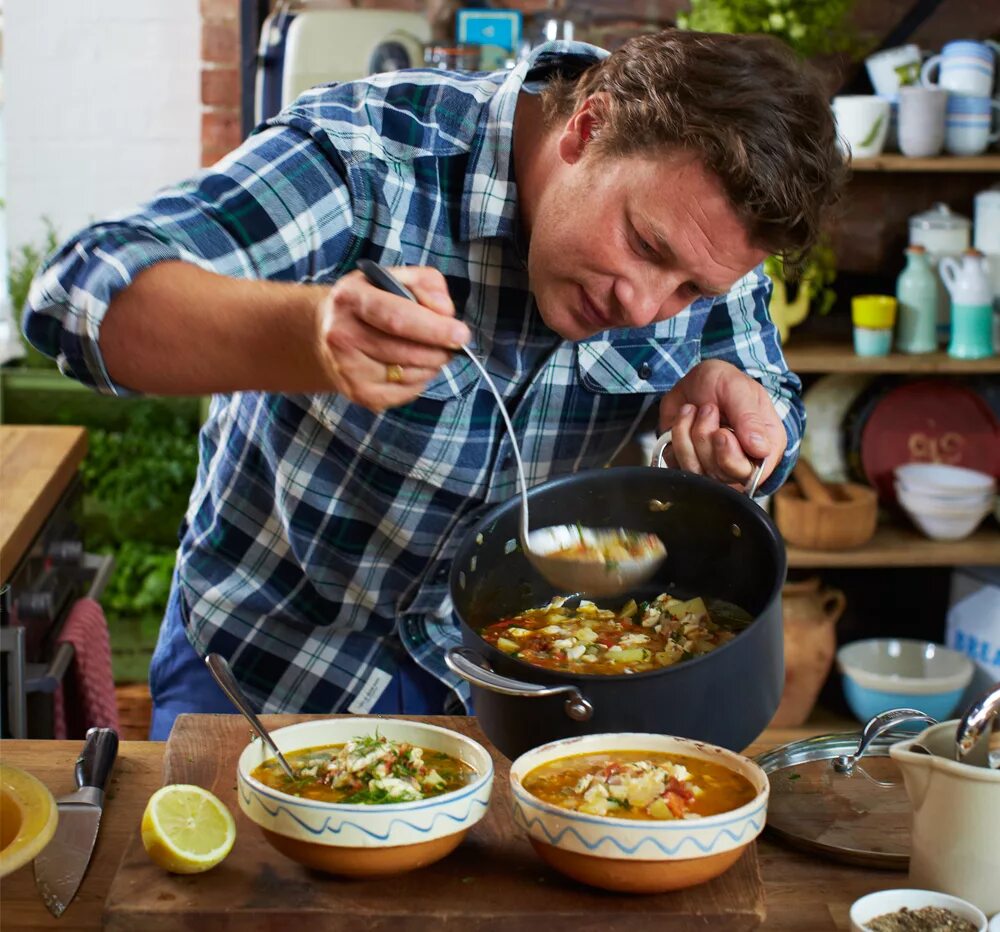 рататуй книга дисней. приготовление еды. овощи. What's cooking doc. таблица салатов джейми оливера.