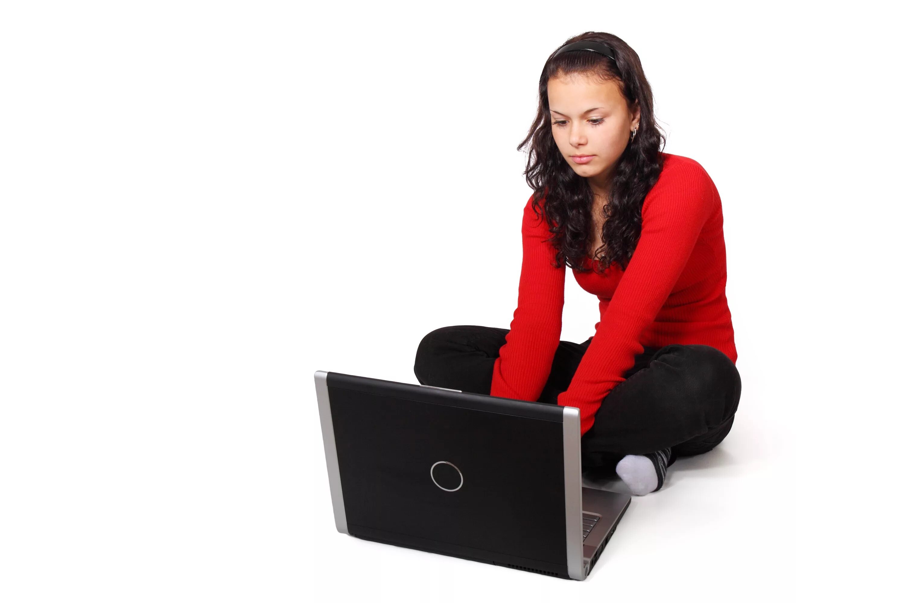 Человек с ноутбуком. Девушка сидит за компьютером. Девушка с ноутбуком. Человек за компьютером. Бывшая на сайте сидит