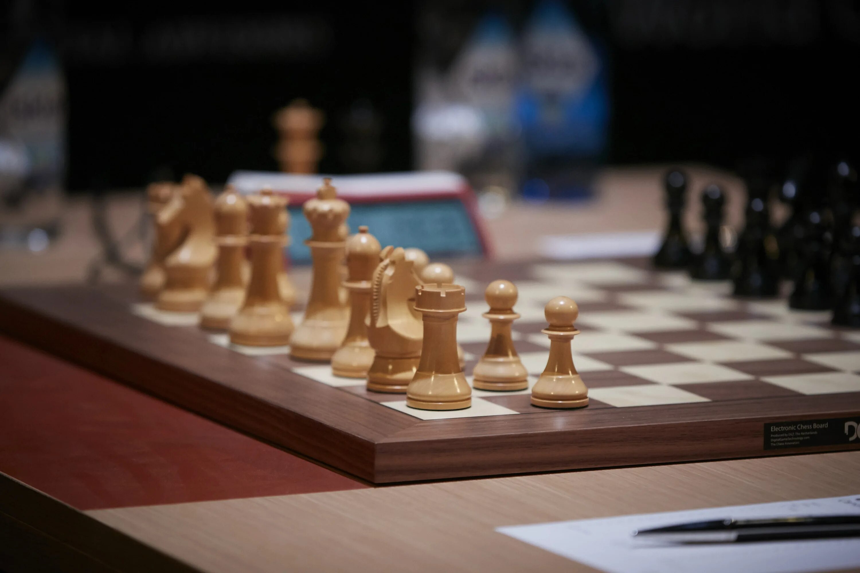 Speed chess. Самые маленькие шахматы в мире. fide chess set. chess and jazz фото. чес.
