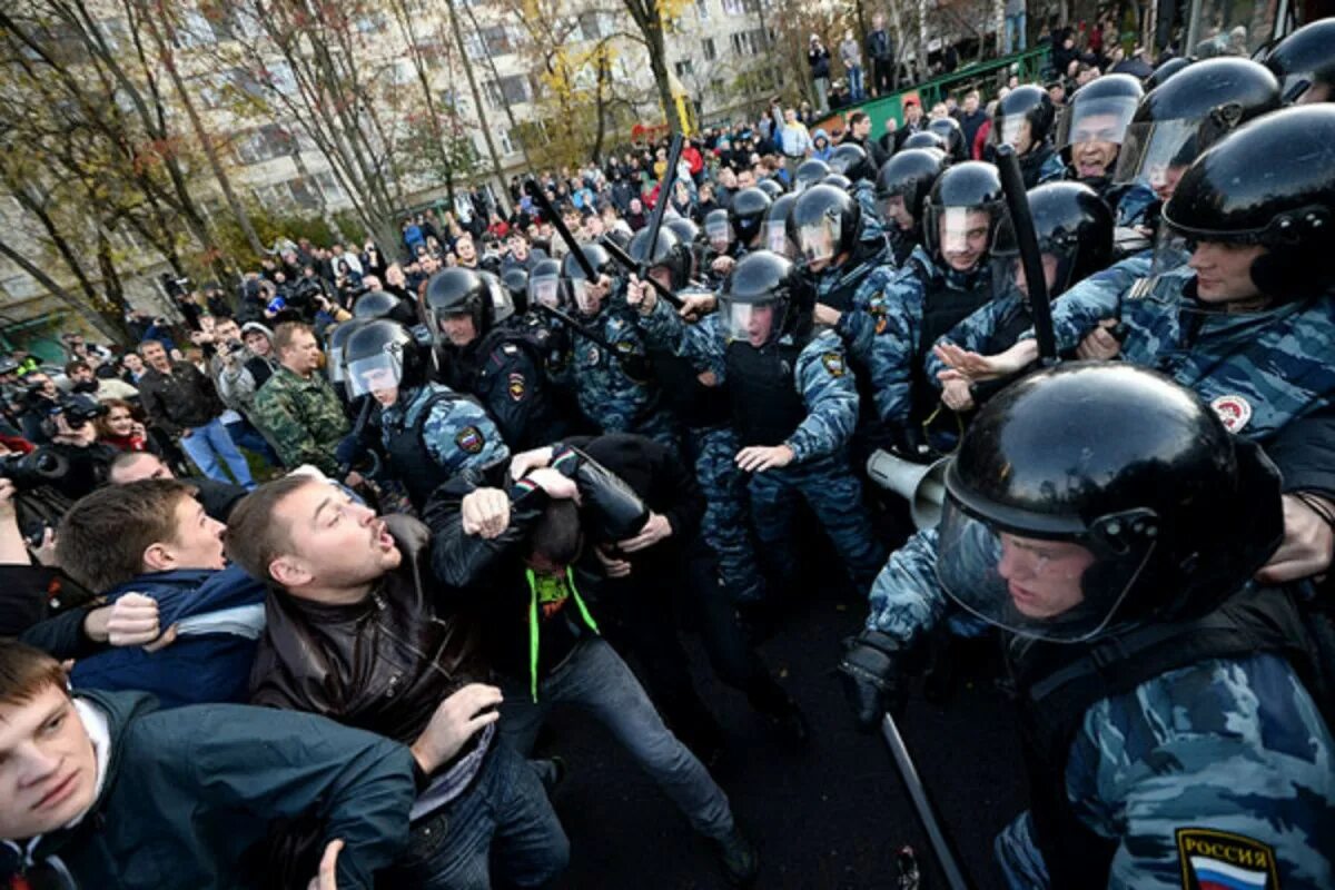 Погромы в Бирюлево 13 октября 2013. Беспорядки в Бирюлево 2013. Групповые массовые беспорядки