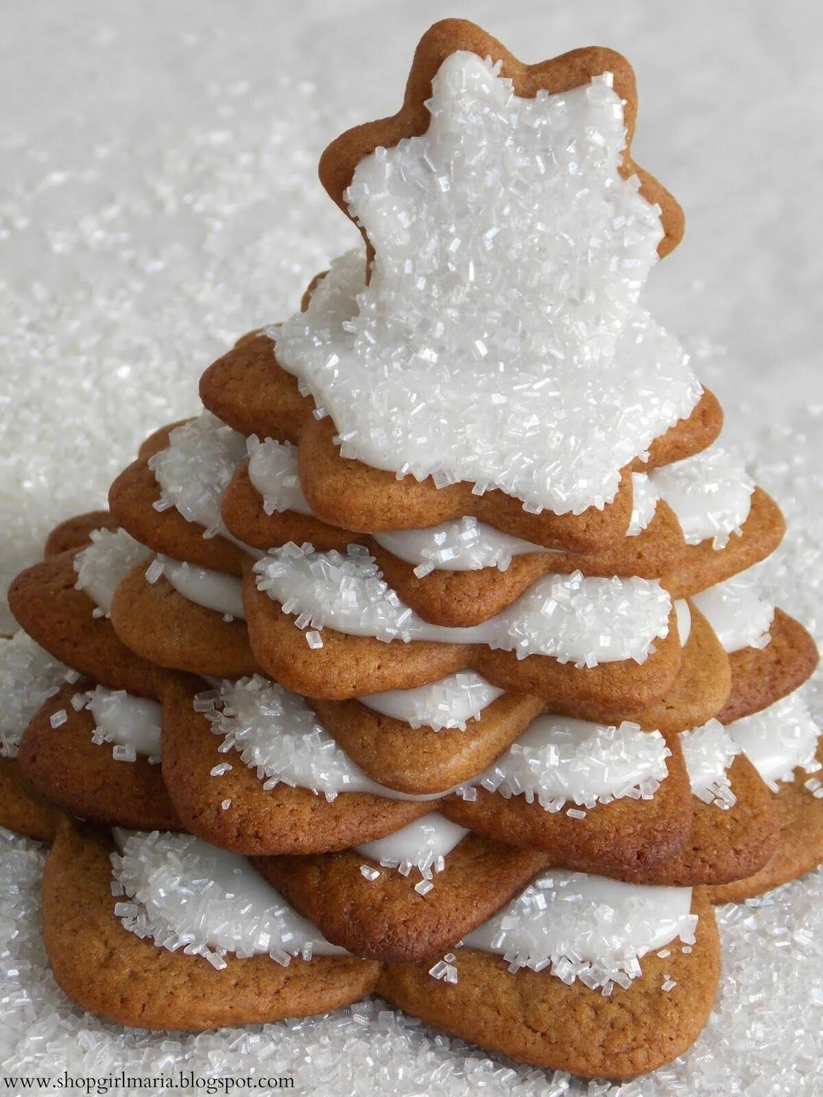 Tree cookie. Пряник елка в снегу. gingerbread tree.
