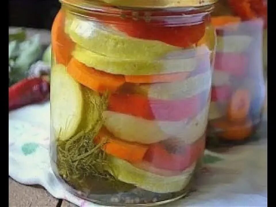 Кабачки и перец на зиму рецепты. Кабачки брусочками на зиму. кабачки с помидорами маринованные. кабачки маринованные с морковкой. кабачки маринованные вместе с зелеными помидорами на зиму.