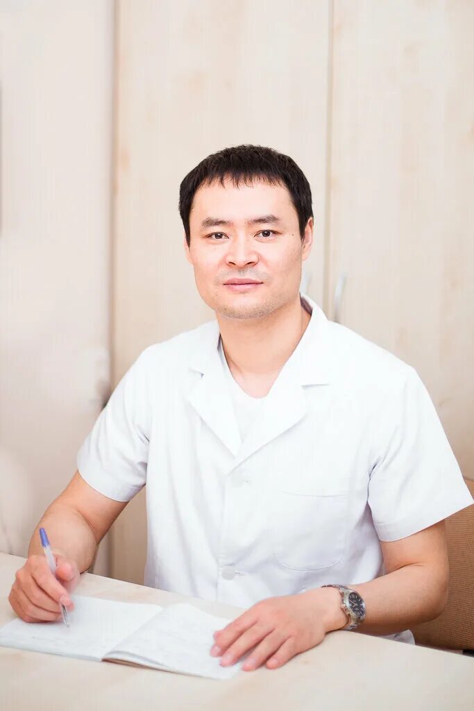Доктор Чжан иглоукалывание. Челябинске долголетие