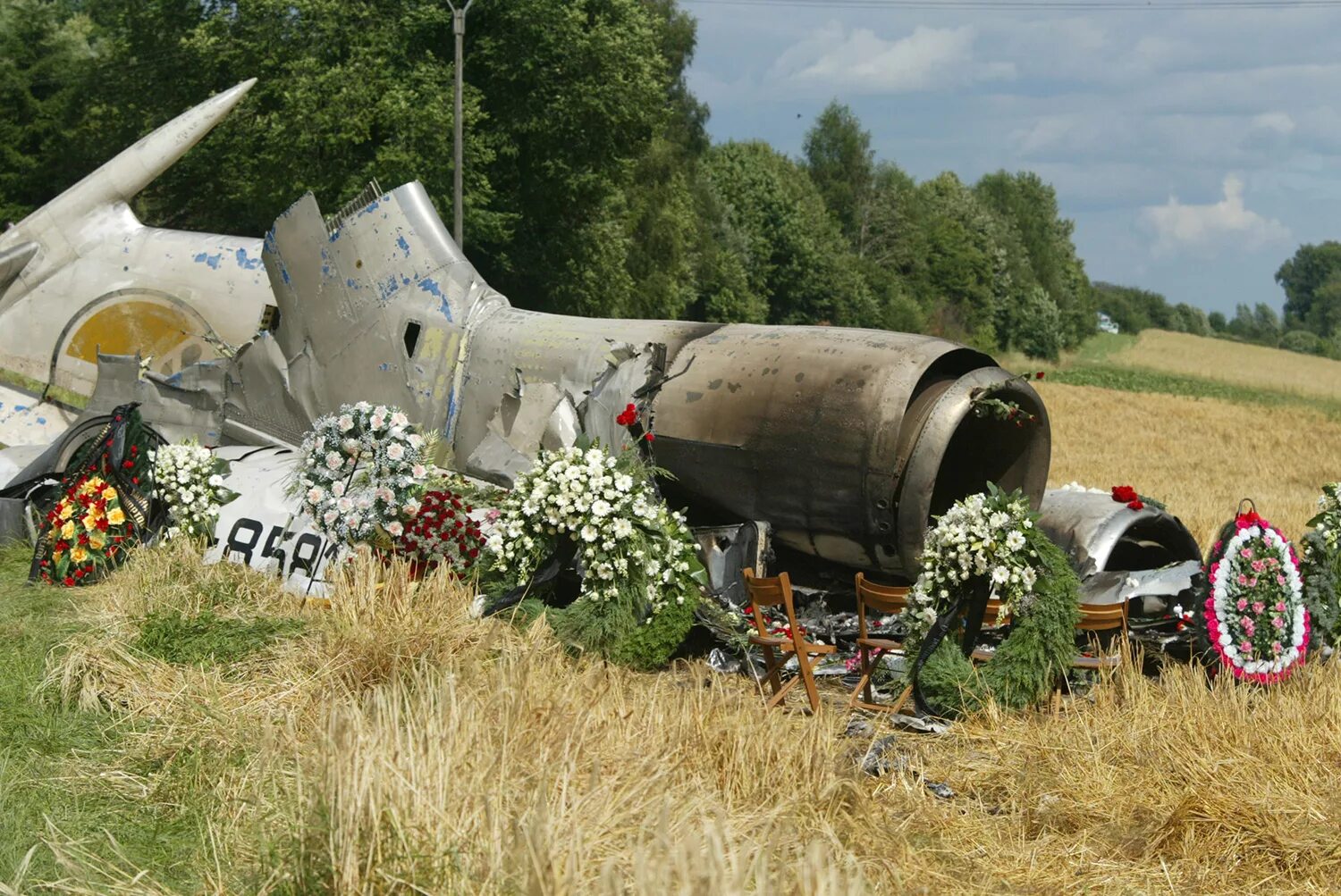 Памятники авиакатастроф. Авиакатастрофа над Боденским озером 2002. Ту 154 над Боденским озером. Авиакатастрофа 2002 над Боденским озером Калоев.