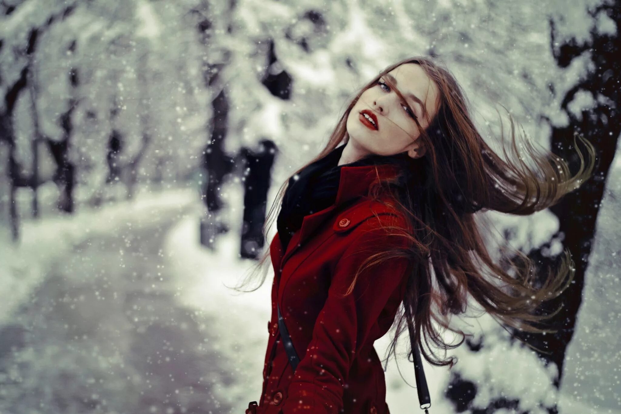 Зимняя фотосессия. Девушка зимой. Девушка в снегу. Идеи для фотосессии зимой. Красивое фото девушки зимой