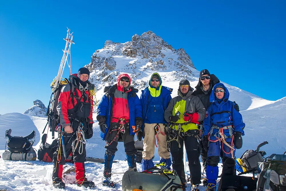 Сайт горного туризма. Лыжный туризм. Горные лыжи туризм. Лыжный поход. Лыжи туристские для походов.