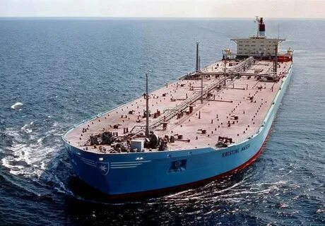 Танкер в красном море