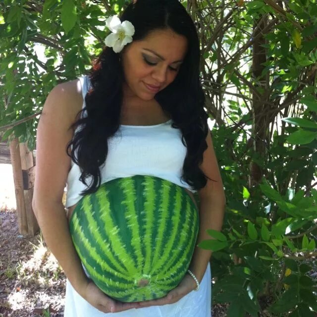 Рисунок на животе беременной арбуз. Пуз арбуз. Пуз арбуз. Пуз арбуз. Арбуз в животе.