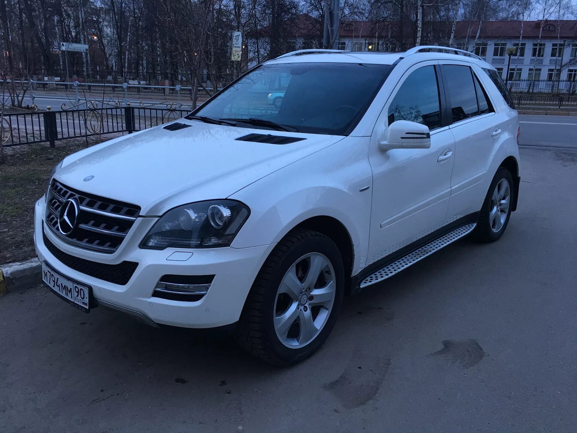 Мл 2010 года. Mercedes benz ml 2010. мерседес мл 164 2010. мерседес мл 350 2010. мерседес ml350 2010.