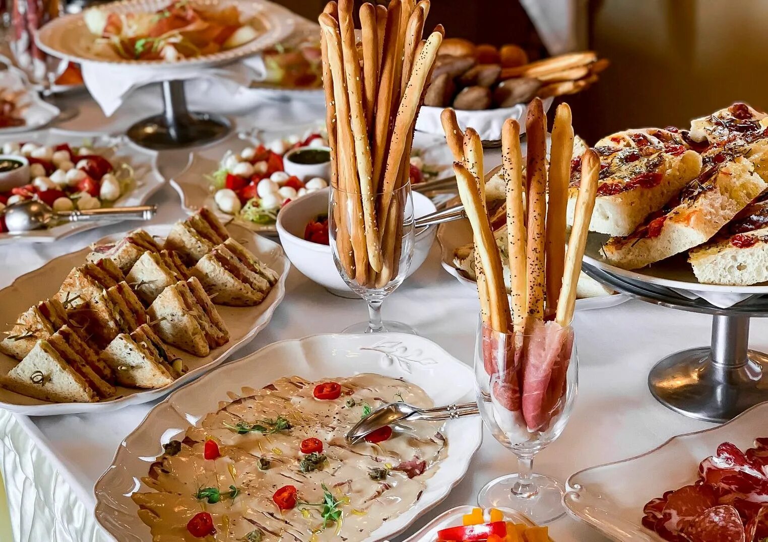 Бранч. Бранч что это такое в ресторане. Бранч что это такое в ресторане. Батлер бранч. Что такое бранч в ресторане.