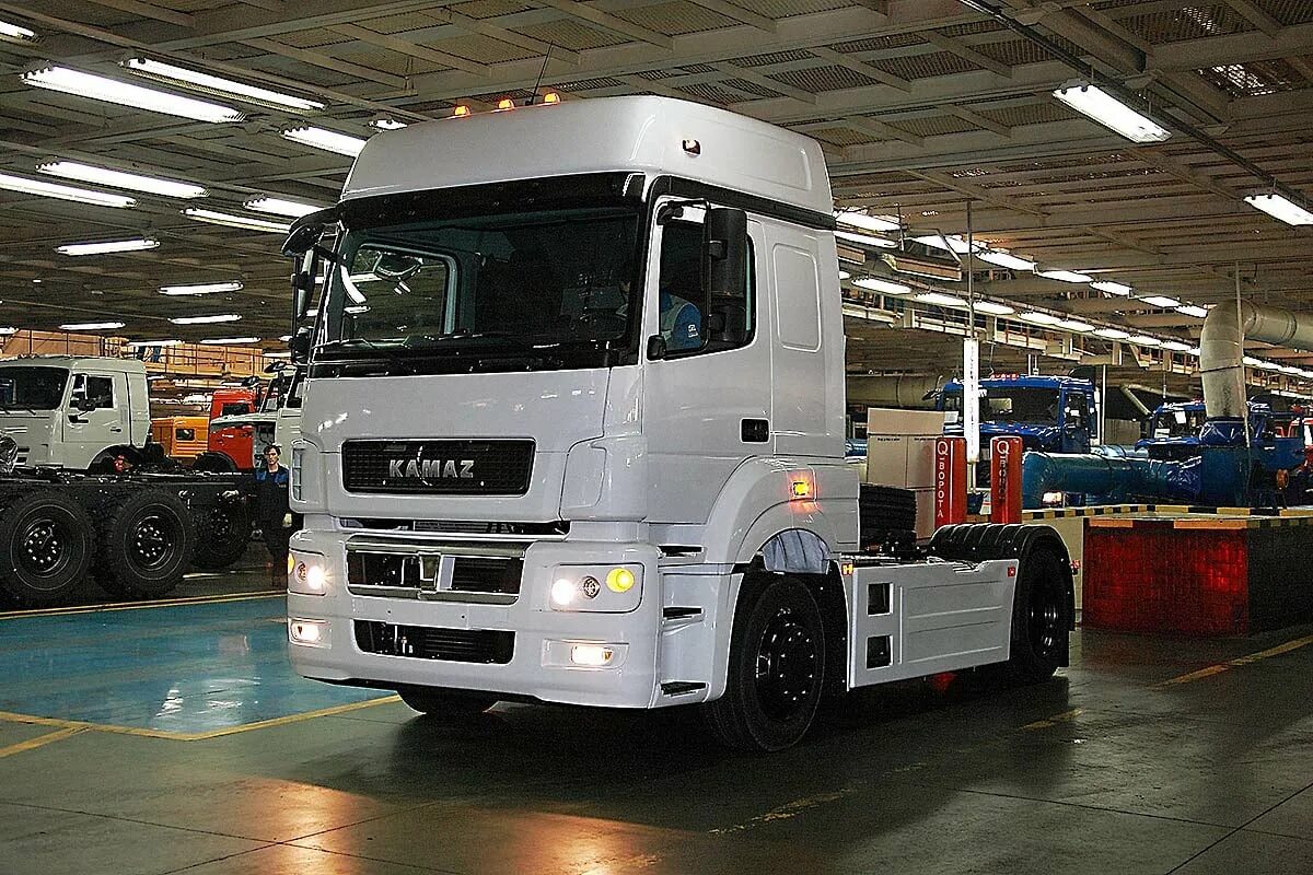 Камаз тягач 2022 камаз. Камаз 65206-007-87 s5 рестайлинговый. Новый камаз 54901. Камаз-5490 кабина. Камаз новый тягач к5.