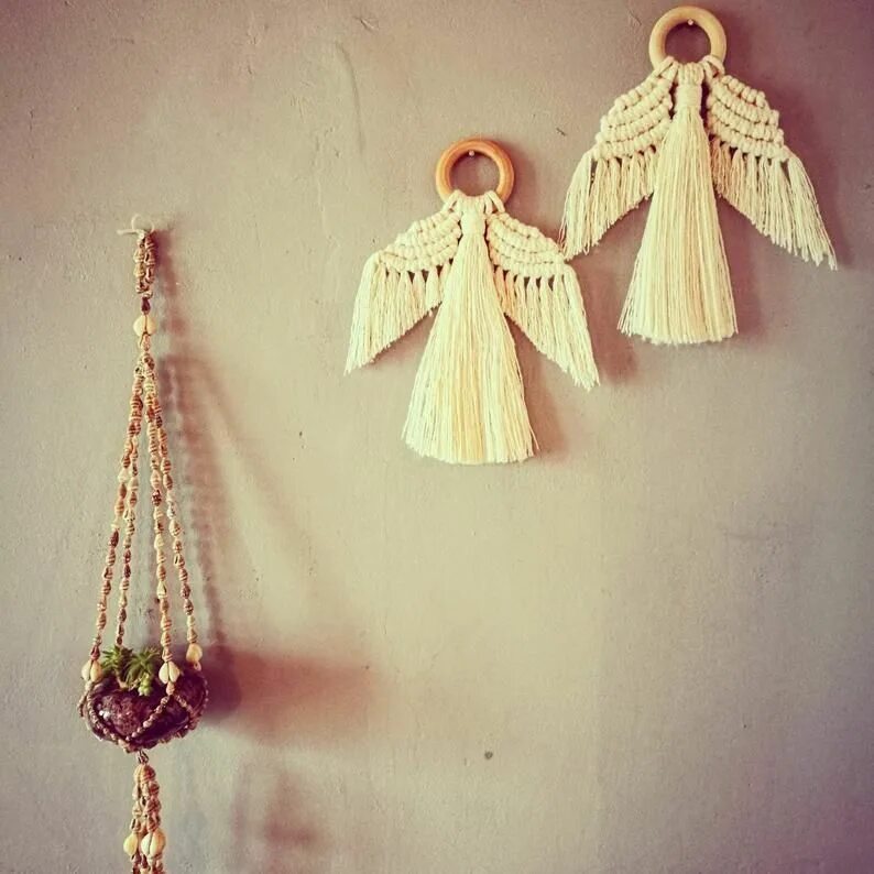 Ангел в технике макраме. Панно макраме. Ангел макраме мастер. Рождественский ангел макраме. Панно ангел макраме.