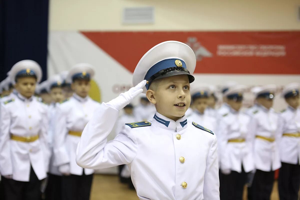 Кадеты суворовцы и нахимовцы. Московское Содружество суворовцев нахимовцев кадет. Оренбургское кадетское училище. Кадет Оренбургского президентского кадетского училища. Почему кадетов называют кадетами