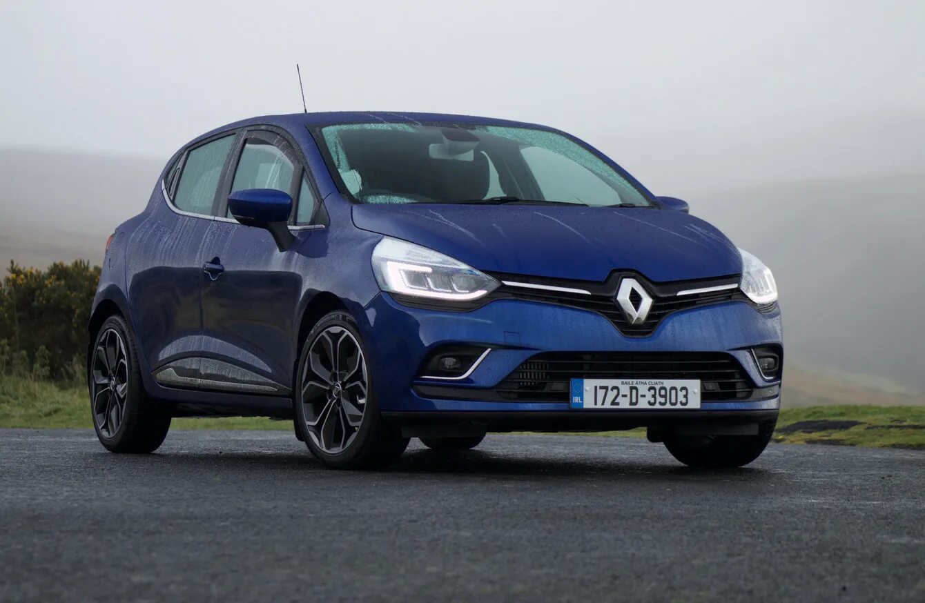 Renault Clio 2017. Renault Clio 89. Рено Клио 2023 синяя. Renault Clio ex14.