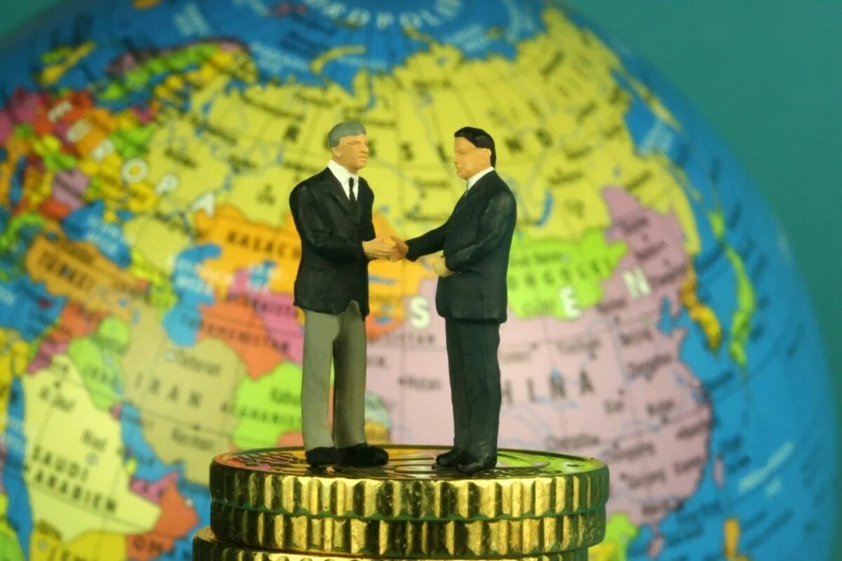 Уровень безработицы в россии 2022 график. Рынка труда европы. Европейская модель социальной работы. Анализ рынка труда. Уровень безработицы среди молодёжи статистика.