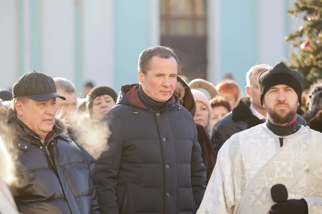 Крестный ход в белгороде сегодня во сколько. Рождество Череповец крестный ход. Крестный ход в Белгороде. Крестный ход Белгород 07.01.2023. Студент и крестный ход.