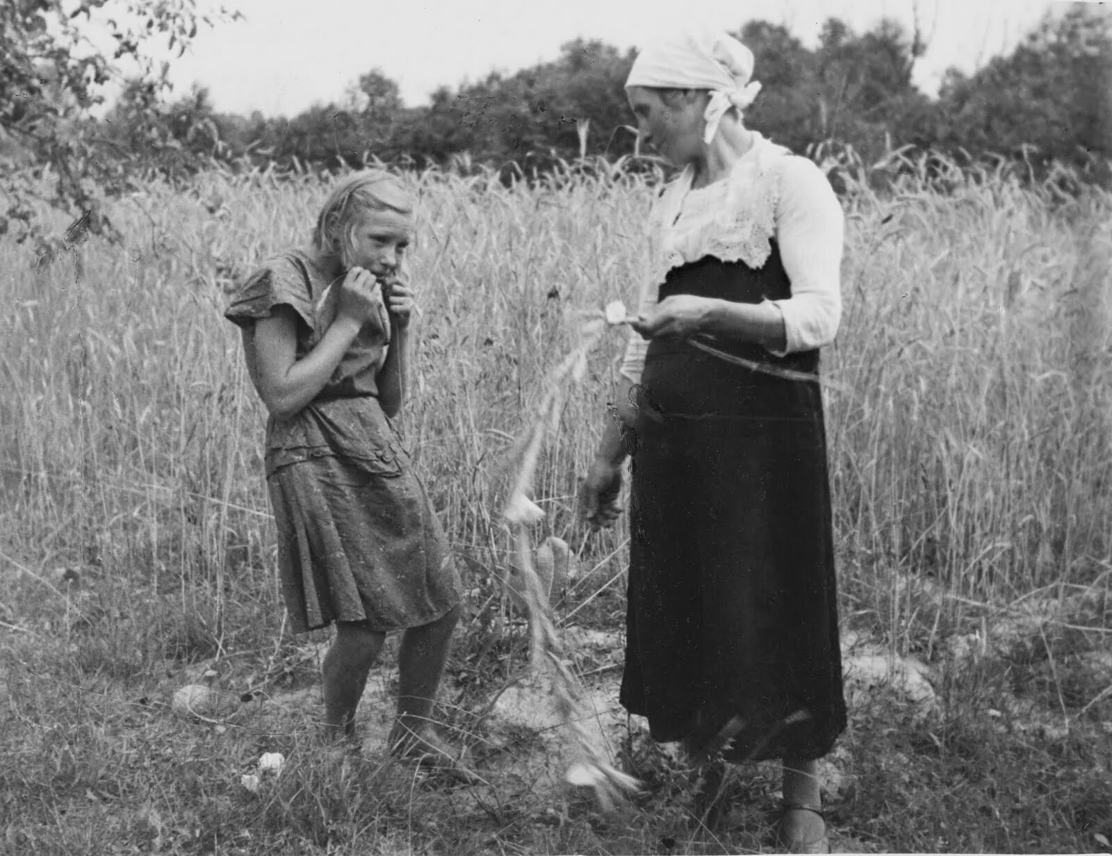 Литовский фотограф Антанас. Литовский фотограф Антанас Суткус. Советские люди. Советские люди в деревне.