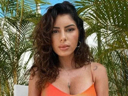 Sarah Lopez @ Instagram. 