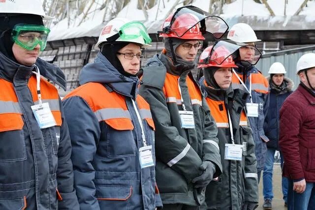 Т плюс 2. Пао т плюс пермь. Т плюс 2. Сварщик пао т плюс. Т плюс рабочие.