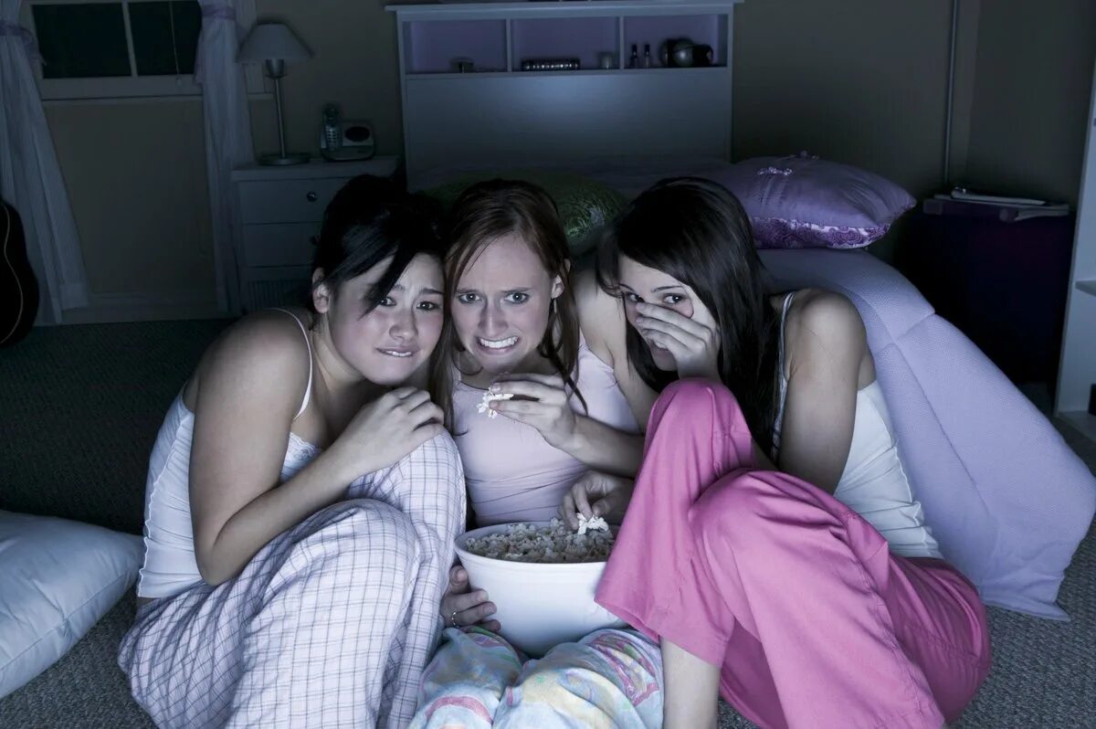 Скрытое видео с подругой. Prime 13 sleepover. ночёвка с подругой. ночевка с друзьями.
