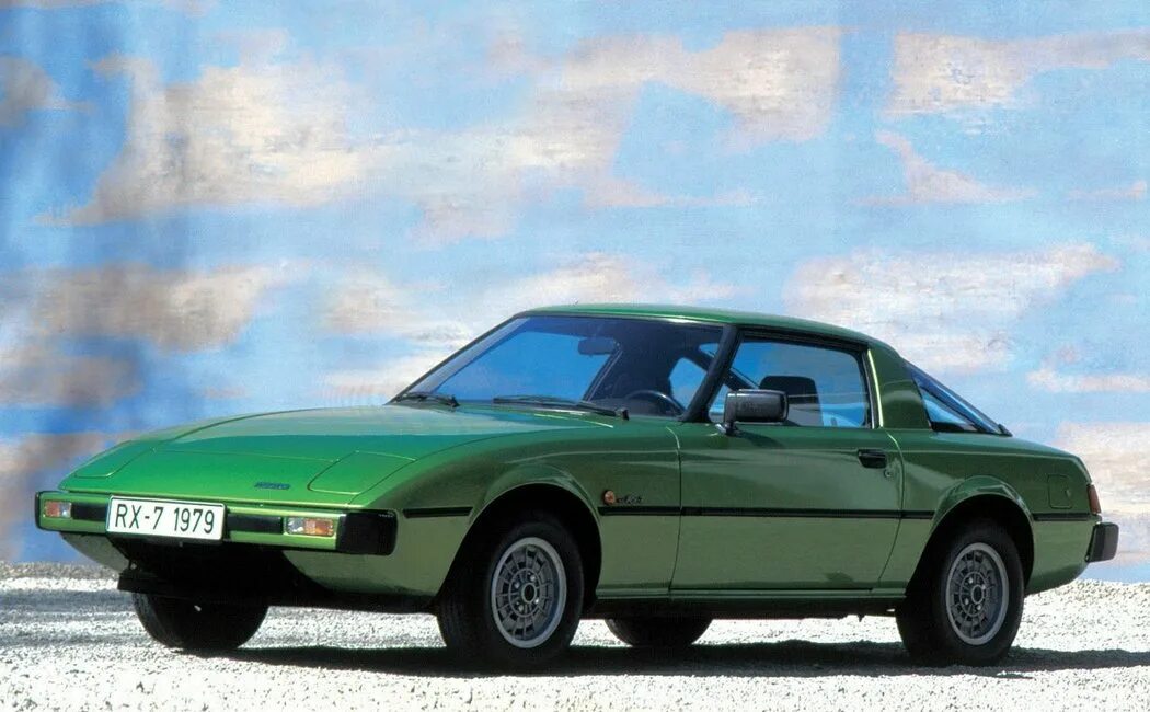 Mazda RX-7 1978. Mazda rx7 Savanna 1978. Mazda rx7 купе. Mazda rx7 1 поколение. Первое поколение автомобилей