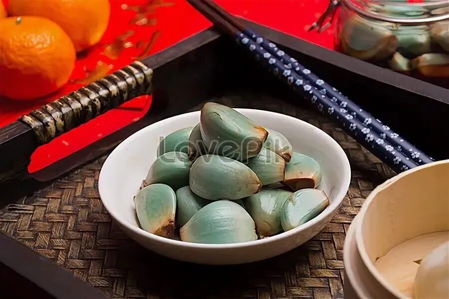 Laba garlic. Чеснок лаба. Ушки с чесноком. Маринованный чеснок по китайски. Laba garlic.