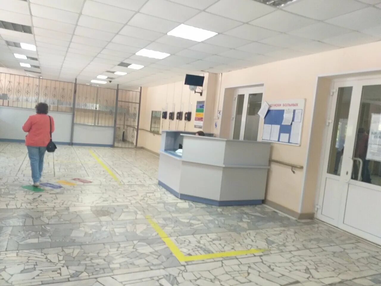 Нижнекамская больница. Приемный покой нижнекамск ахтубинская. Приёмный покой нижнекамск ахтубинская 13. Центр экстренной медицины нижнекамск. Приемный покой нижнекамск.