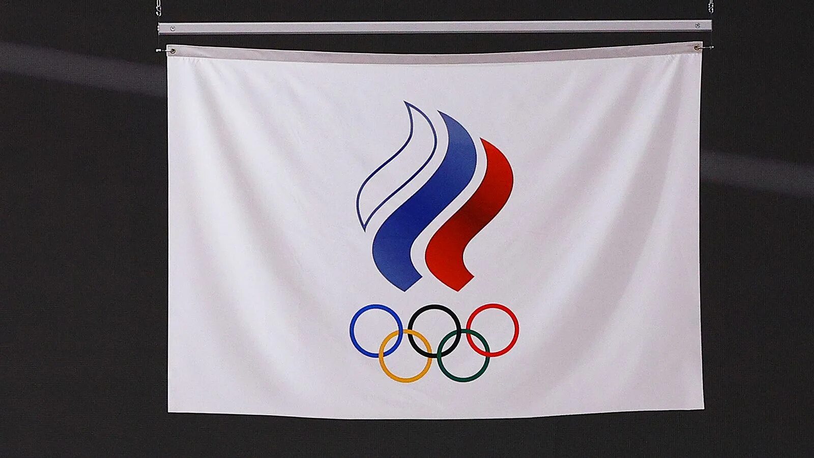 Флаг российского олимпийского. Флаг Олимпийский российский Олимпийский комитет. Олимпийский флаг 2022. Флаг олимпиады 2022. Флаг олимпийского комитета мира.