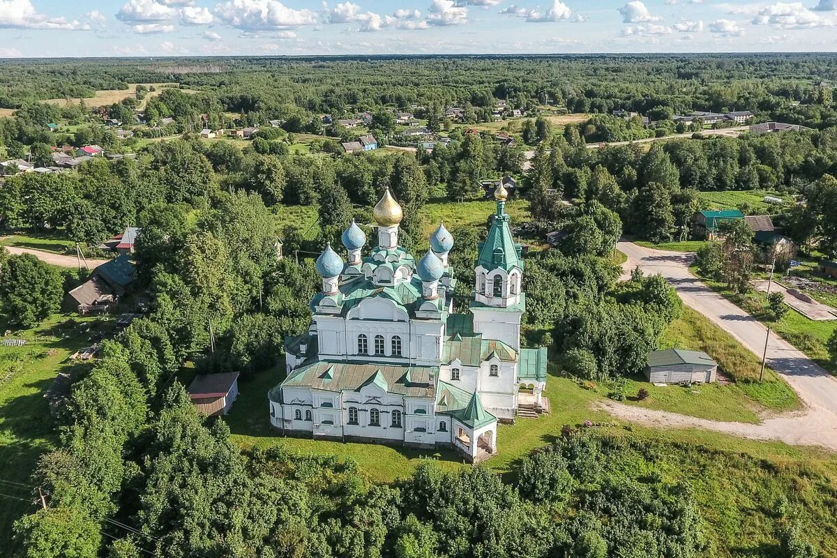 Новгородская область в реальном времени. Храм Дмитрия Солунского Городня. Деревня Городня Калужская область. Деревня Дубровка Новгородская область Батецкий район. Городня Церковь Рождества Богородицы.