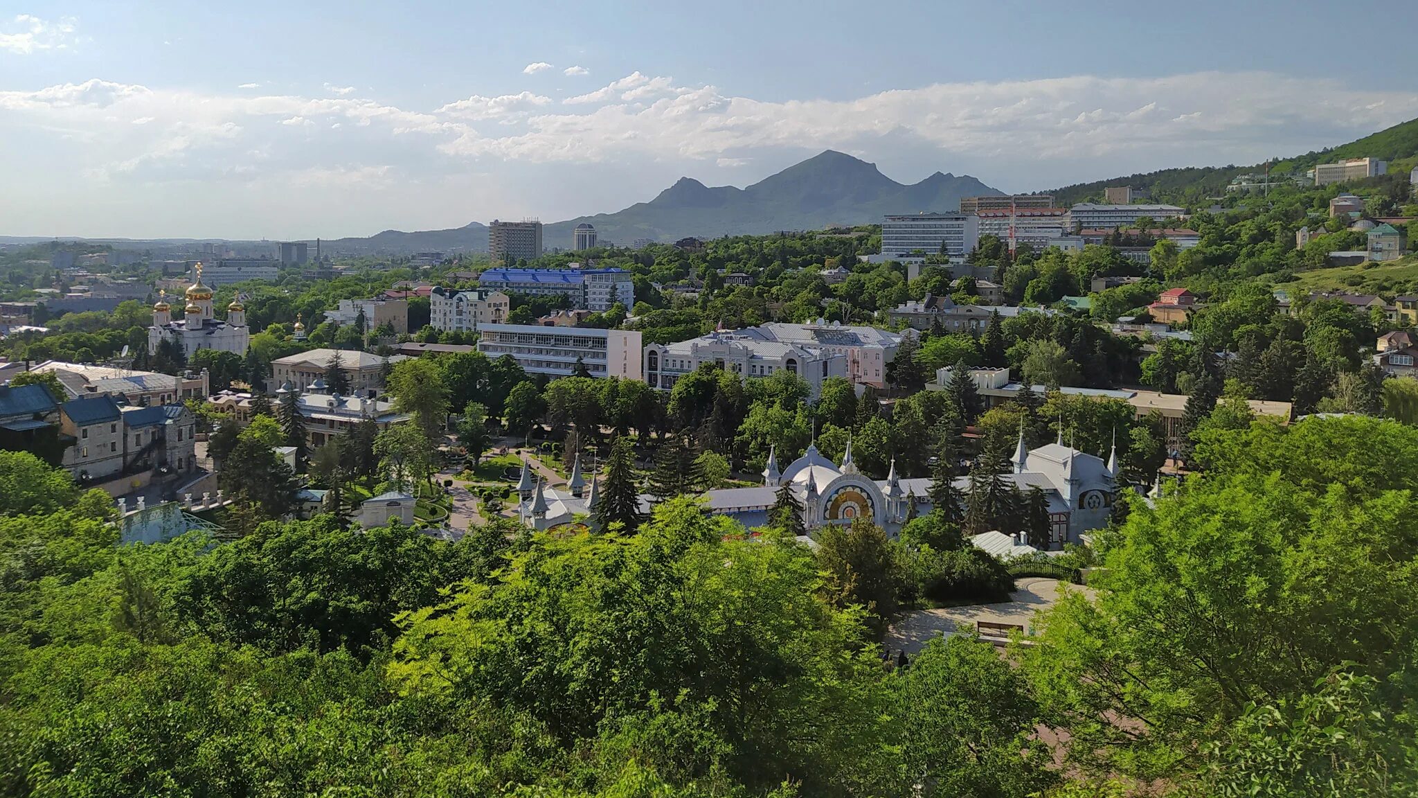 Курортный лечебный парк ессентуки. Орел на горе машук в пятигорске. Кав минеральные воды. Кавказские минеральные воды ставропольский край. Северный кавказ ессентуки.