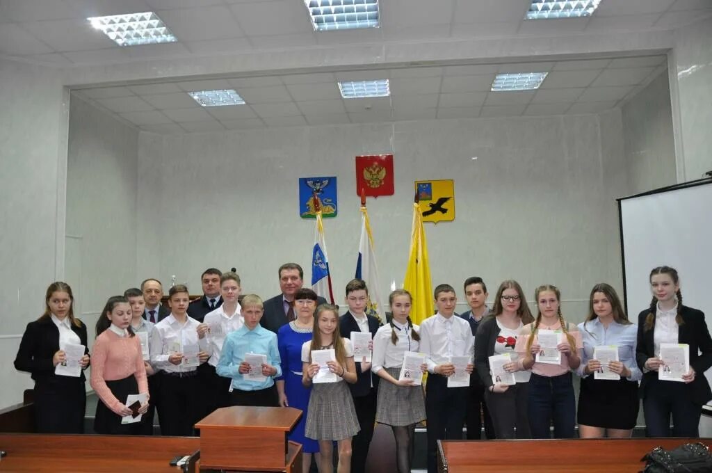 Последние новости грайворонского района белгородской области. Грайворонский районный суд Белгородской. Грайворонский район муниципальные образования Белгородской области. Вручение паспортов движение первых.