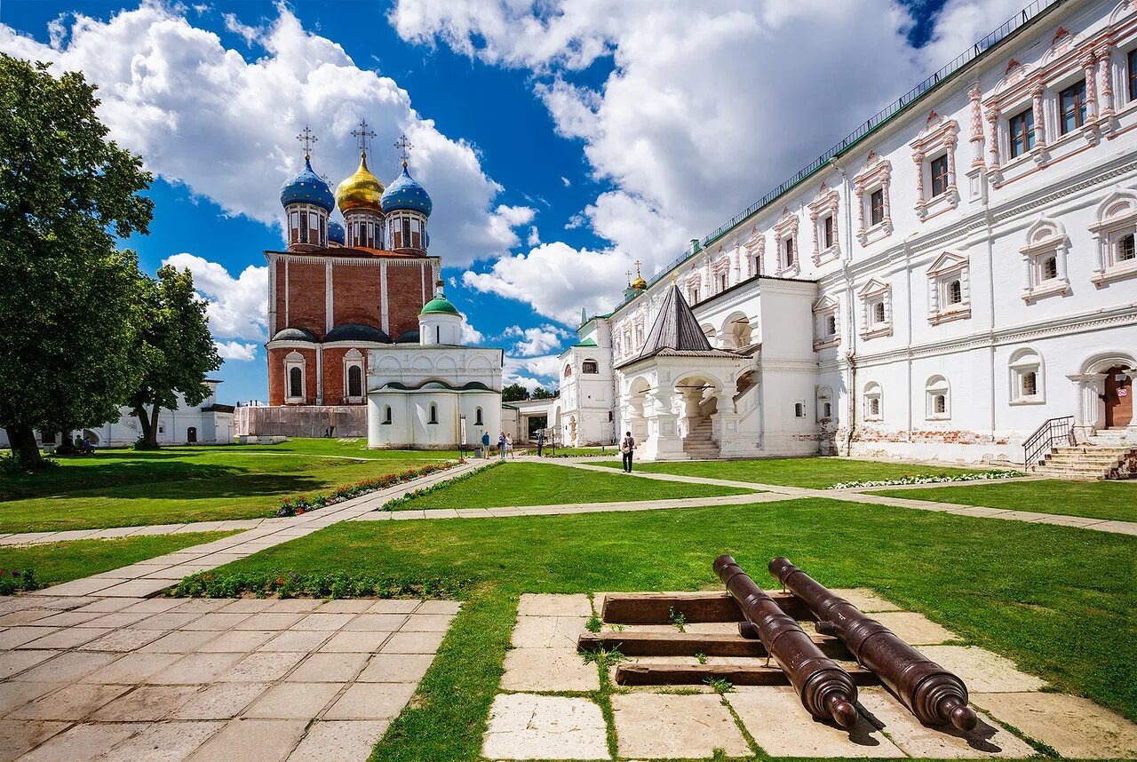 Рязанский Кремль Рязань. Кремль Рязань территория. Музей заповедник Кремль Рязань. Переяславль Рязанский Кремль.