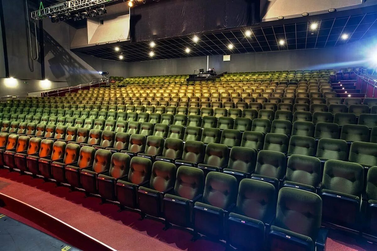 Известия hall концертный зал. Московский холл. Пушкинская площадь известия холл. Москонцерт холл каланчевская. Московский мюзик-холл 1930.
