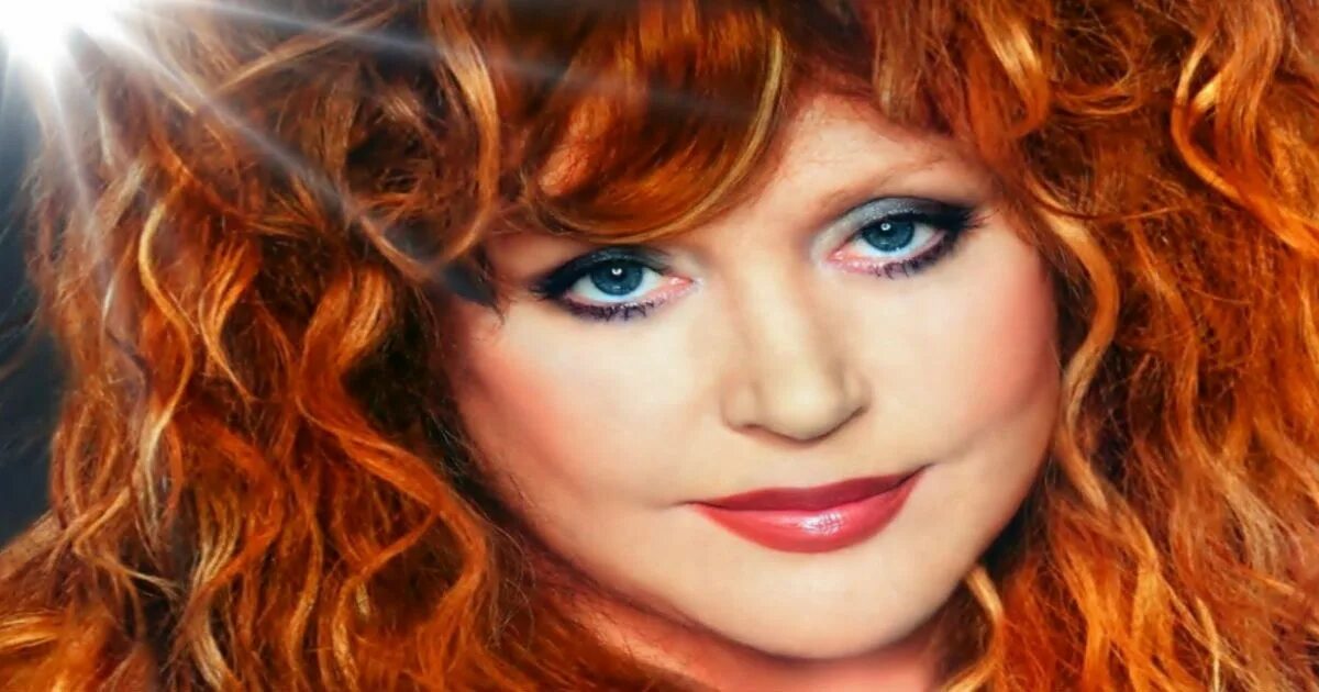 Пугачева сейчас 2022. Алапугачева 5 рублей. Пугачева пять. Пугачева пять. Пугачева смешные фото.