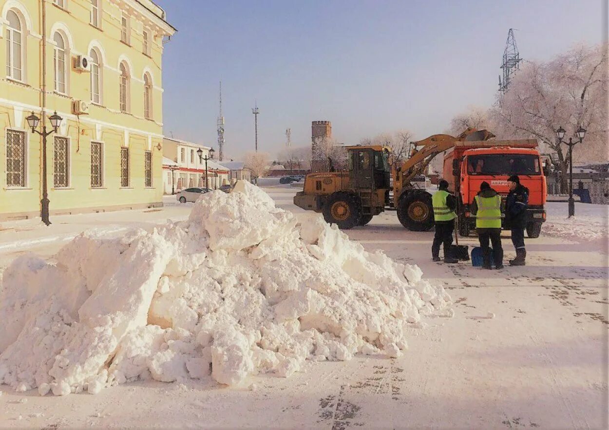 Скопление снега. Степана разина 163 оренбург. Оренбург погода зимой. Почему в оренбурге нет снега. Снегопад в оренбурге.