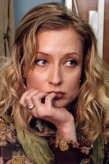 Kozdan kechirayotgan avtobus